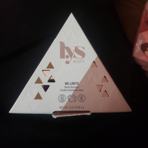 NEW LYS Beauty No Limits Matte Bronzer * Harmony (medium) - Picture 1 of 7